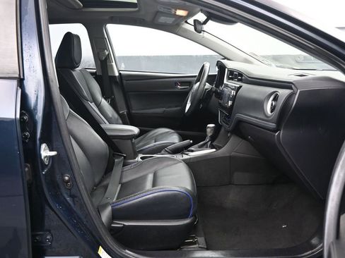 Used 2017 Toyota Corolla XSE image 11