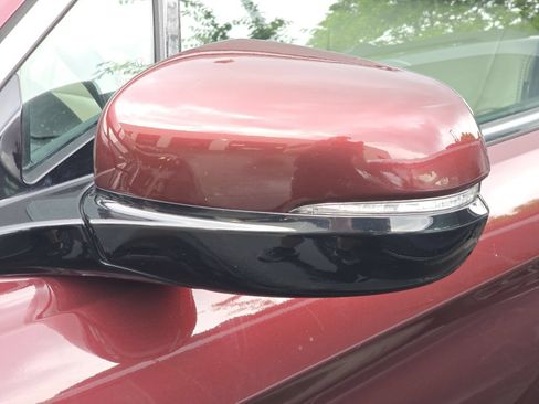 Used 2021 Honda Pilot Touring image 11