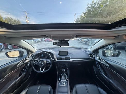 Used 2018 MAZDA MAZDA3 Touring image 14