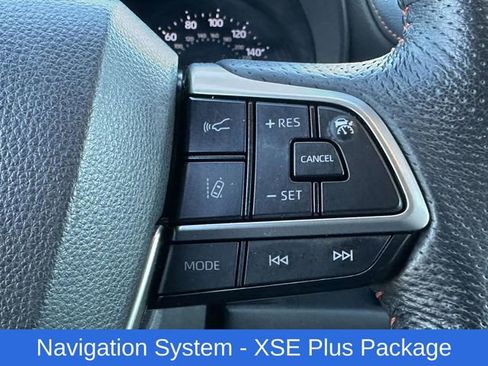 Used 2022 Toyota Sienna XSE image 8