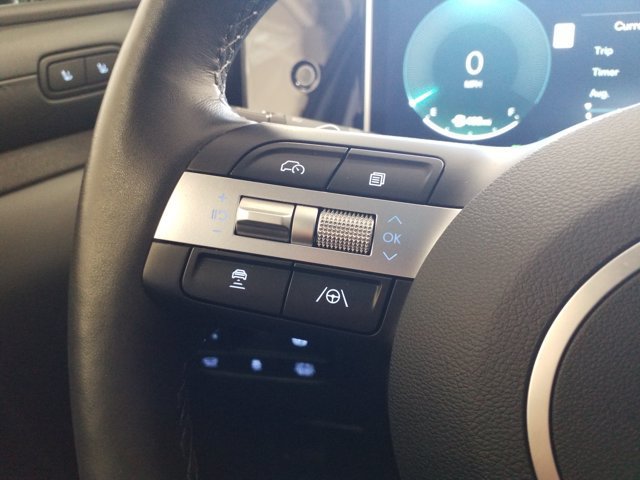 Certified 2025 Hyundai Tucson Limited AWD/4WD image 4