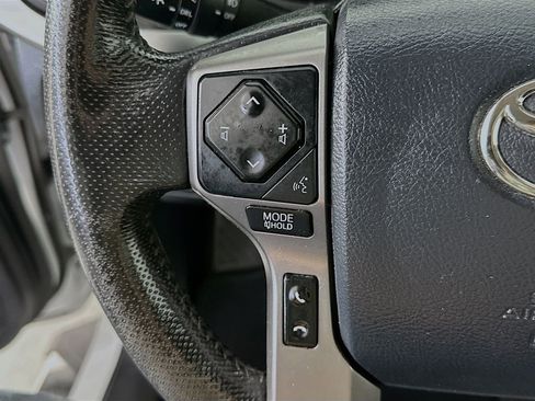 Used 2020 Toyota Tacoma SR5 RWD image 22