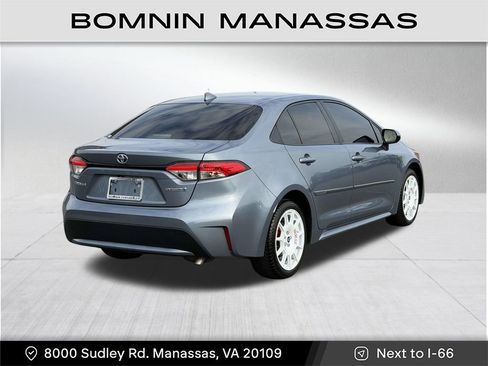 Used 2022 Toyota Corolla LE image 6