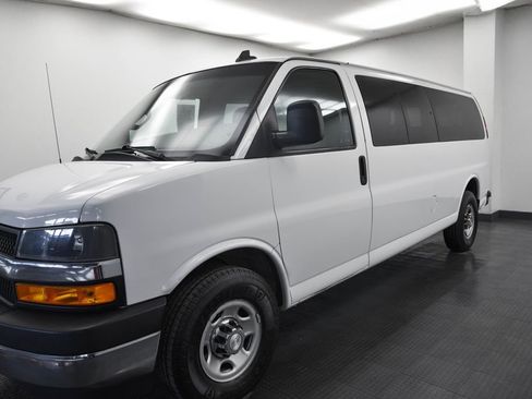 Used 2018 Chevrolet Express 3500 LT w/ LT Preferred Equipment Group image 3