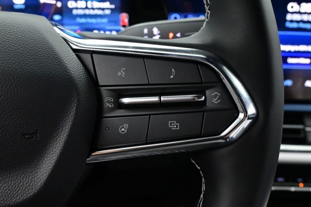 Used 2026 Chevrolet Equinox EV LT FWD image 31