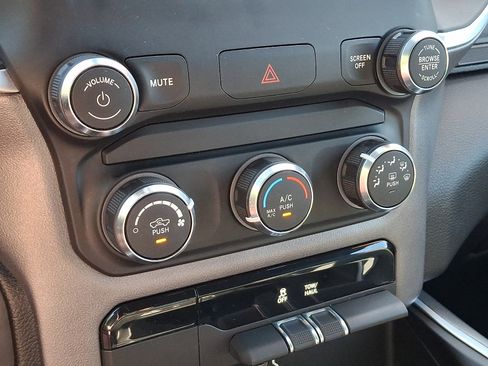 Used 2021 RAM 1500 Big Horn AWD/4WD image 14