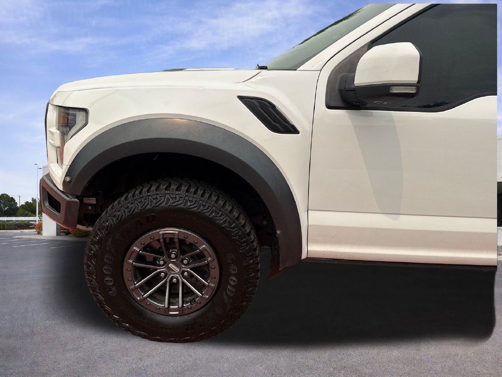 Used 2019 Ford F150 Raptor w/ Equipment Group 802A Luxury AWD/4WD image 34
