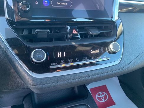 Used 2025 Toyota Corolla SE image 24