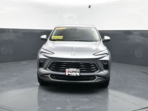 Used 2025 Buick Encore GX Preferred AWD/4WD image 2