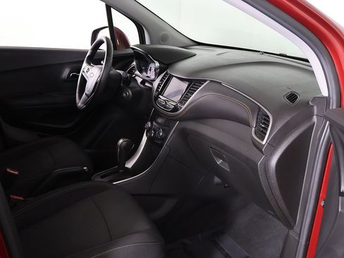 Used 2020 Chevrolet Trax LT image 20