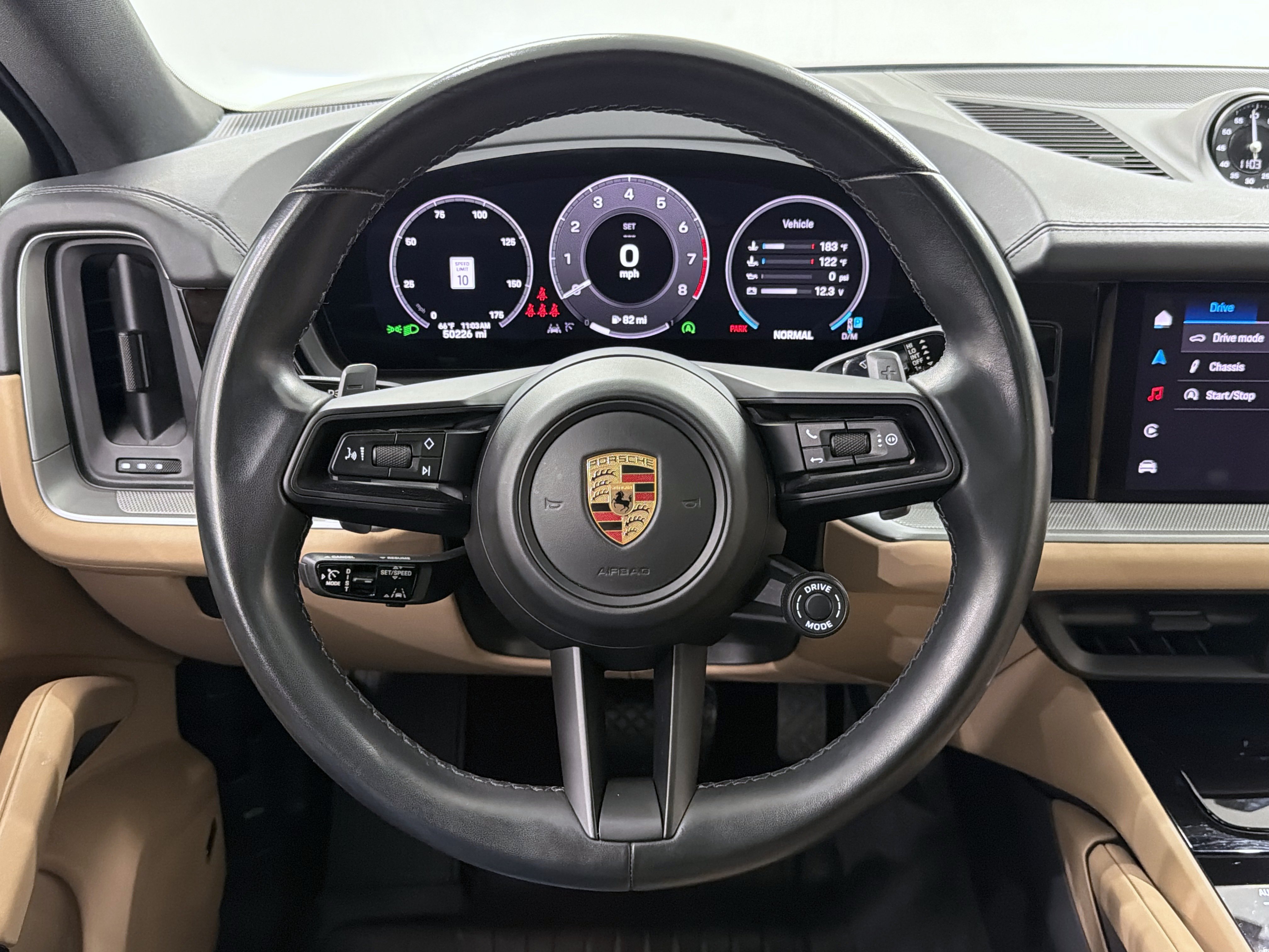 Certified 2024 Porsche Cayenne Coupe AWD/4WD image 41