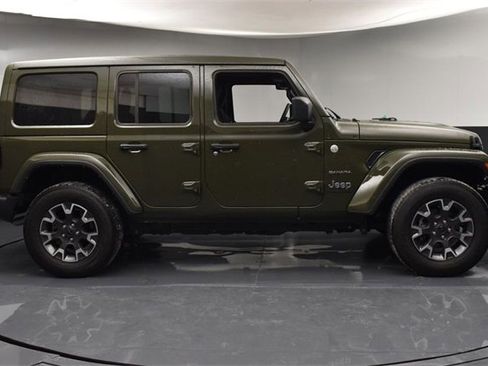 Used 2024 Jeep Wrangler Sahara w/ Technology Group image 8