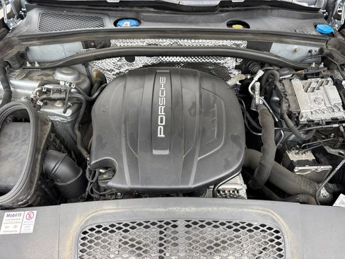 Used 2019 Porsche Macan AWD/4WD image 6