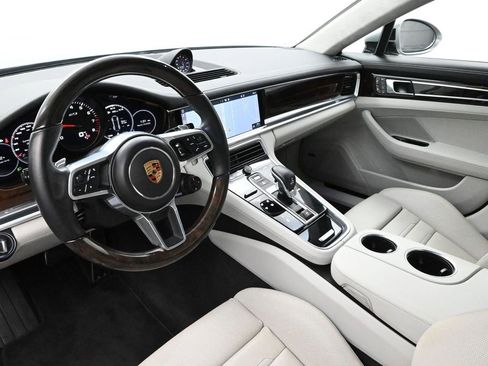 Certified 2020 Porsche Panamera GTS image 6