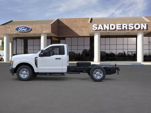 New 2025 Ford F350 XL image 4