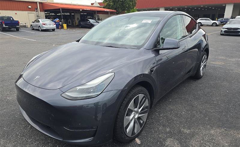 Used 2023 Tesla Model Y Long Range AWD/4WD image 3