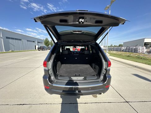 Used 2019 Jeep Grand Cherokee Limited AWD/4WD image 25