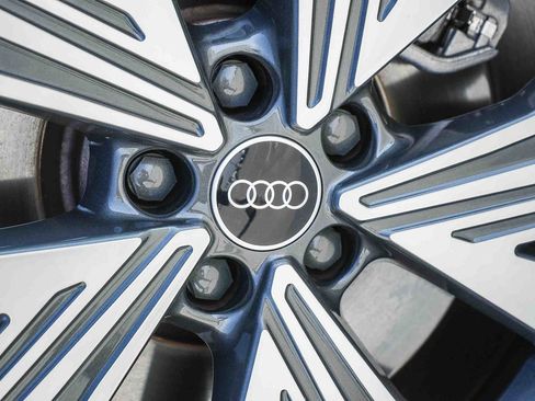 Used 2023 Audi Q4 e-tron Premium Plus w/ Premium Plus image 15