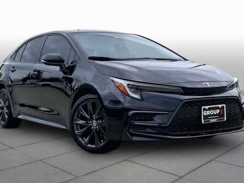 Used 2025 Toyota Corolla SE image 3