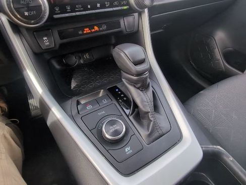 Used 2025 Toyota RAV4 XLE image 22