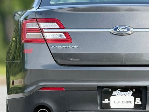 Used 2016 Ford Taurus SE FWD image 16