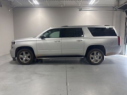 Used 2020 Chevrolet Suburban Premier RWD image 10