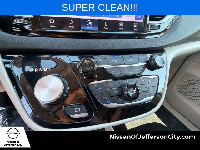 Used 2024 Chrysler Pacifica Touring-L FWD image 26