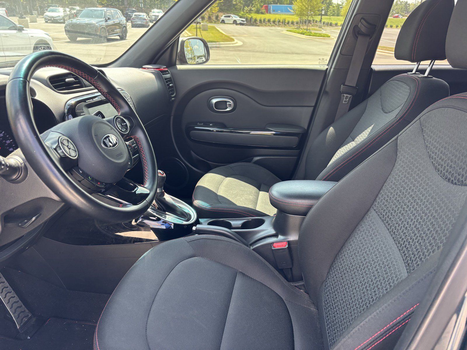 Used 2018 Kia Soul + FWD image 16