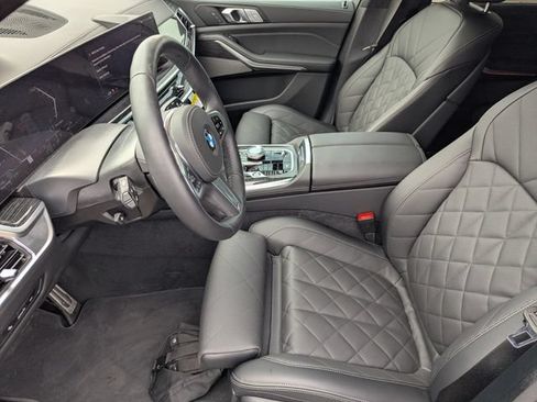 Used 2026 BMW X7 xDrive40i w/ M Sport Package AWD/4WD image 17