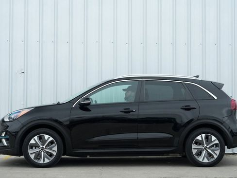 Used 2020 Kia Niro EX image 8