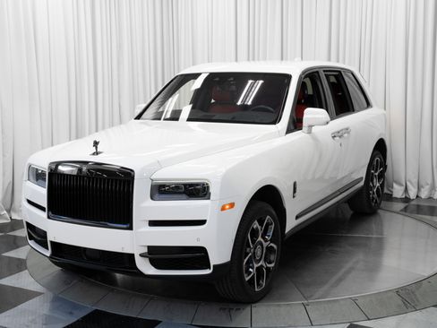 Used 2023 Rolls-Royce Cullinan Black Badge w/ Dark Exterior Package image 53