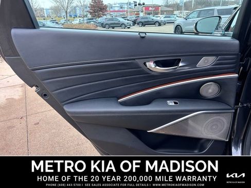 Used 2020 Kia K900 Luxury w/ VIP Package image 32