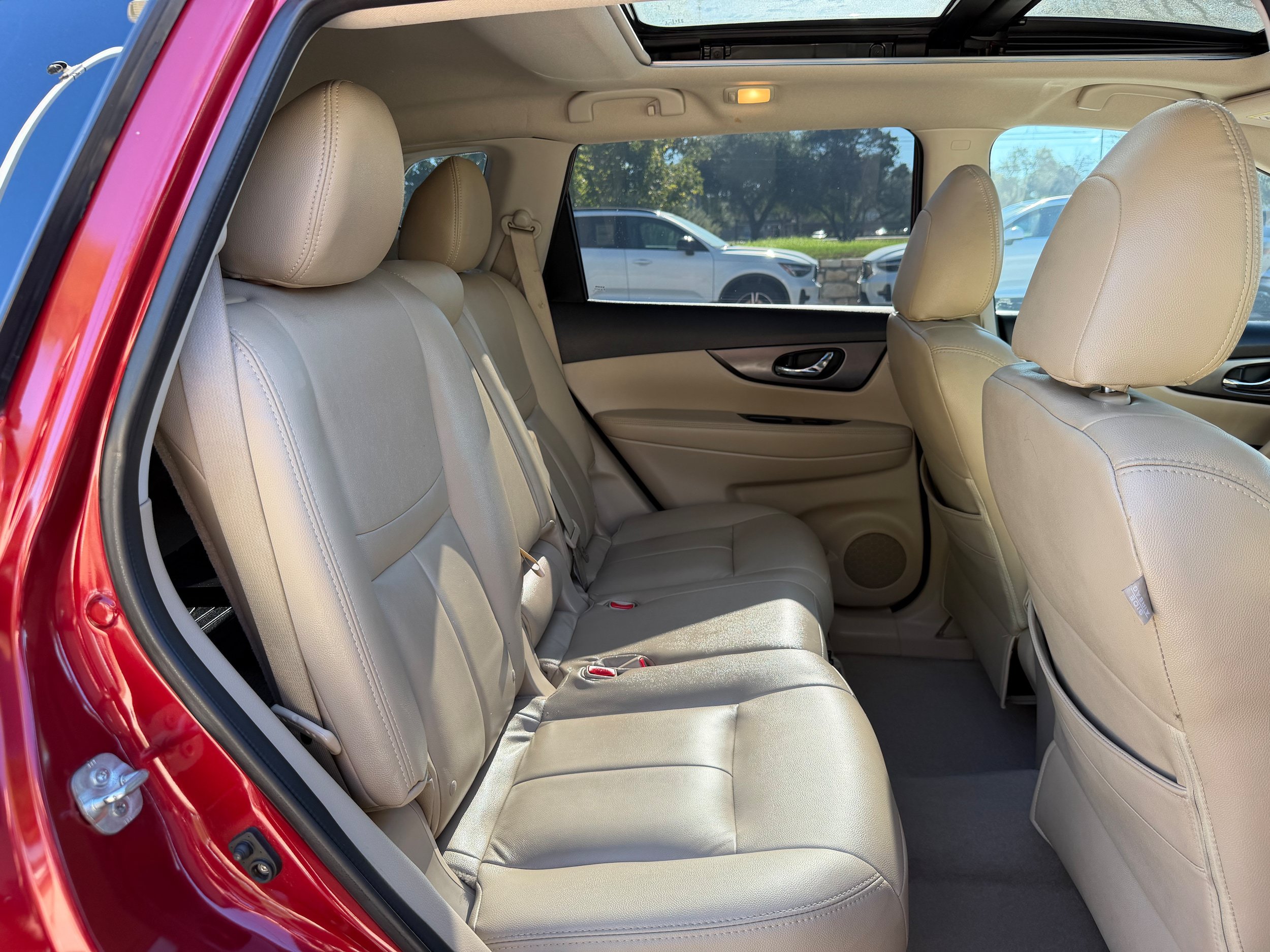 Used 2014 Nissan Rogue SV w/ SV Premium Package FWD image 12