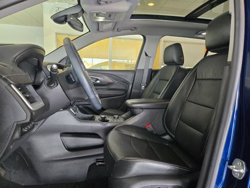 Certified 2023 GMC Terrain SLT w/ Infotainment Package II AWD/4WD image 22