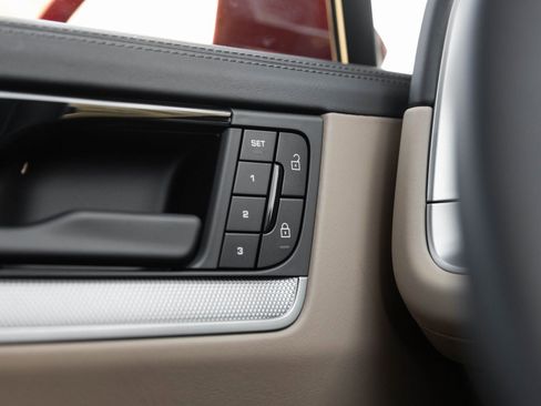 New 2026 Porsche Cayenne Coupe AWD/4WD image 19