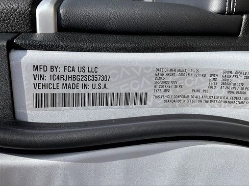 New 2025 Jeep Grand Cherokee Limited w/ Black Appearance Package image 13