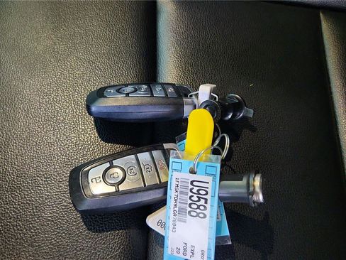 Used 2020 Ford Explorer XLT w/ Equipment Group 202A image 29