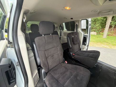 Used 2014 Dodge Grand Caravan SXT w/ Rear Park Assist Package FWD image 15