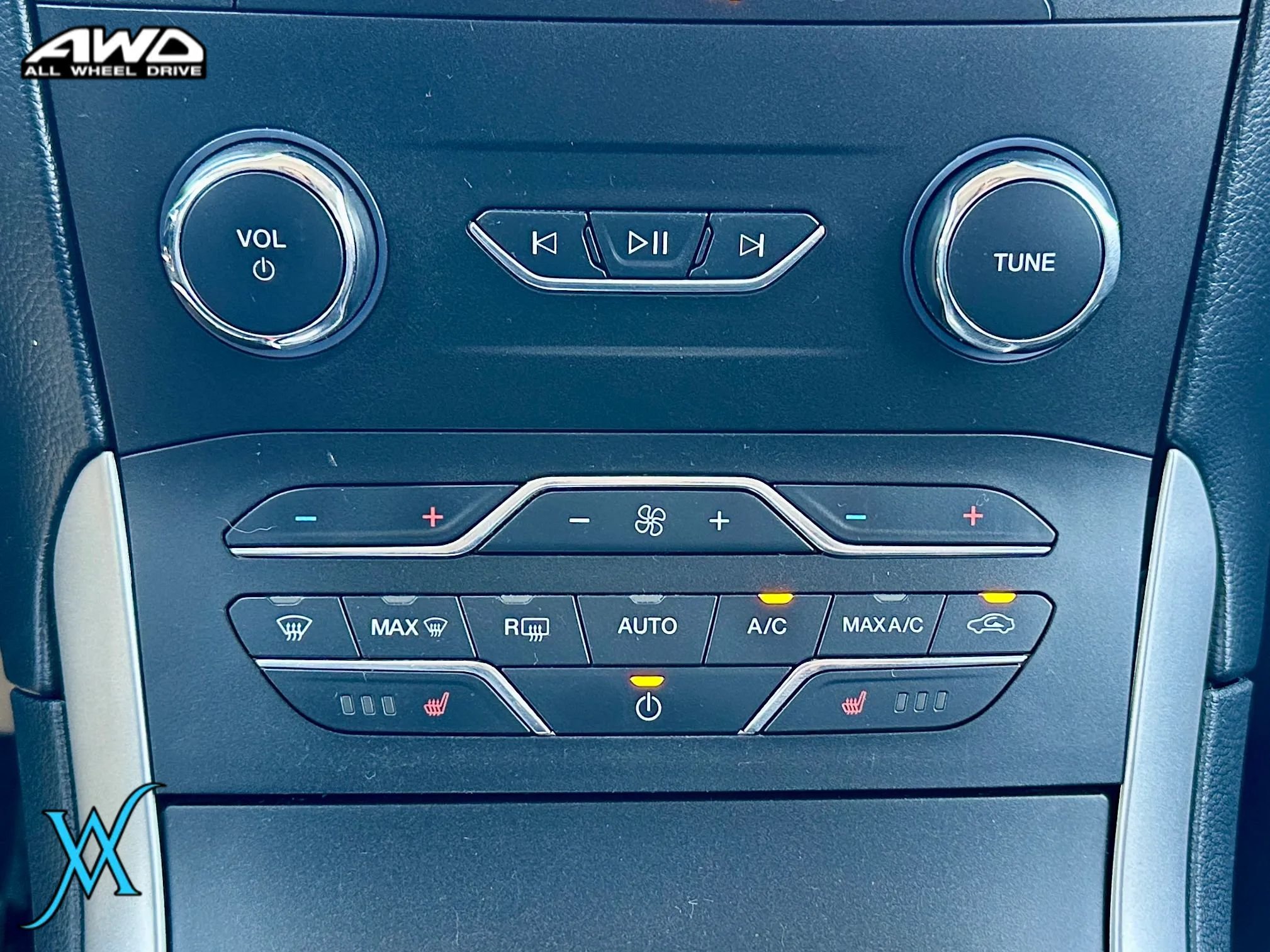 Used 2020 Ford Edge SEL w/ Cold Weather Package AWD/4WD image 32