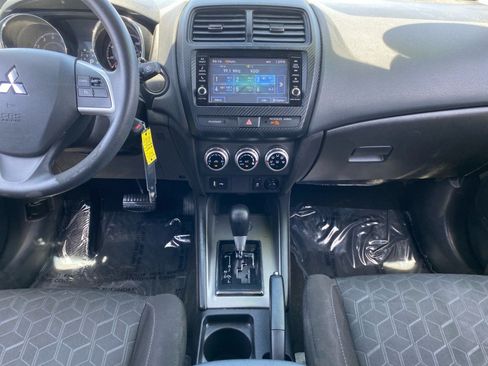 Used 2022 Mitsubishi Outlander Sport LE FWD image 11