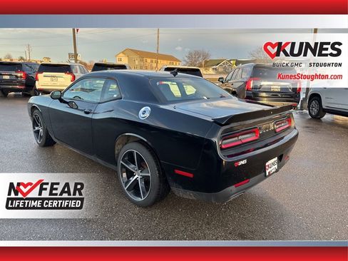 Used 2015 Dodge Challenger SXT Plus image 7