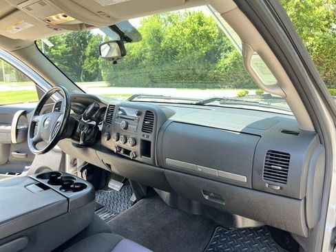 Used 2011 Chevrolet Silverado 1500 LT w/ Interior Plus Package AWD/4WD image 25