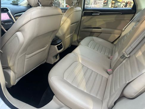 Used 2013 Ford Fusion SE image 10