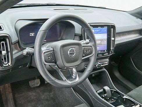 Certified 2023 Volvo XC40 Recharge Ultimate image 14