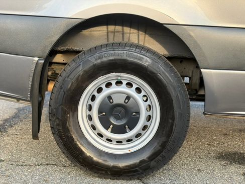 Used 2023 Mercedes-Benz Sprinter 2500 image 31