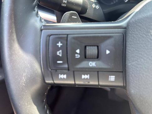 Used 2025 Nissan Rogue SV AWD/4WD image 27