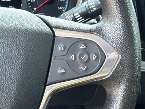 Used 2021 Chevrolet Traverse LS FWD image 27