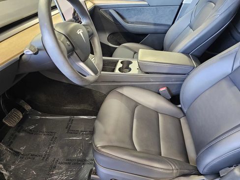 Used 2024 Tesla Model Y 2WD image 14