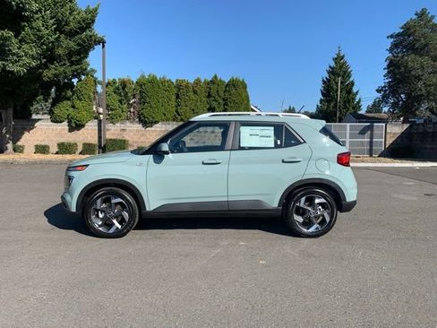 New 2025 Hyundai Venue Limited image 2