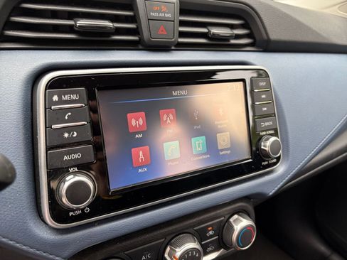 Used 2025 Nissan Versa SV FWD image 17